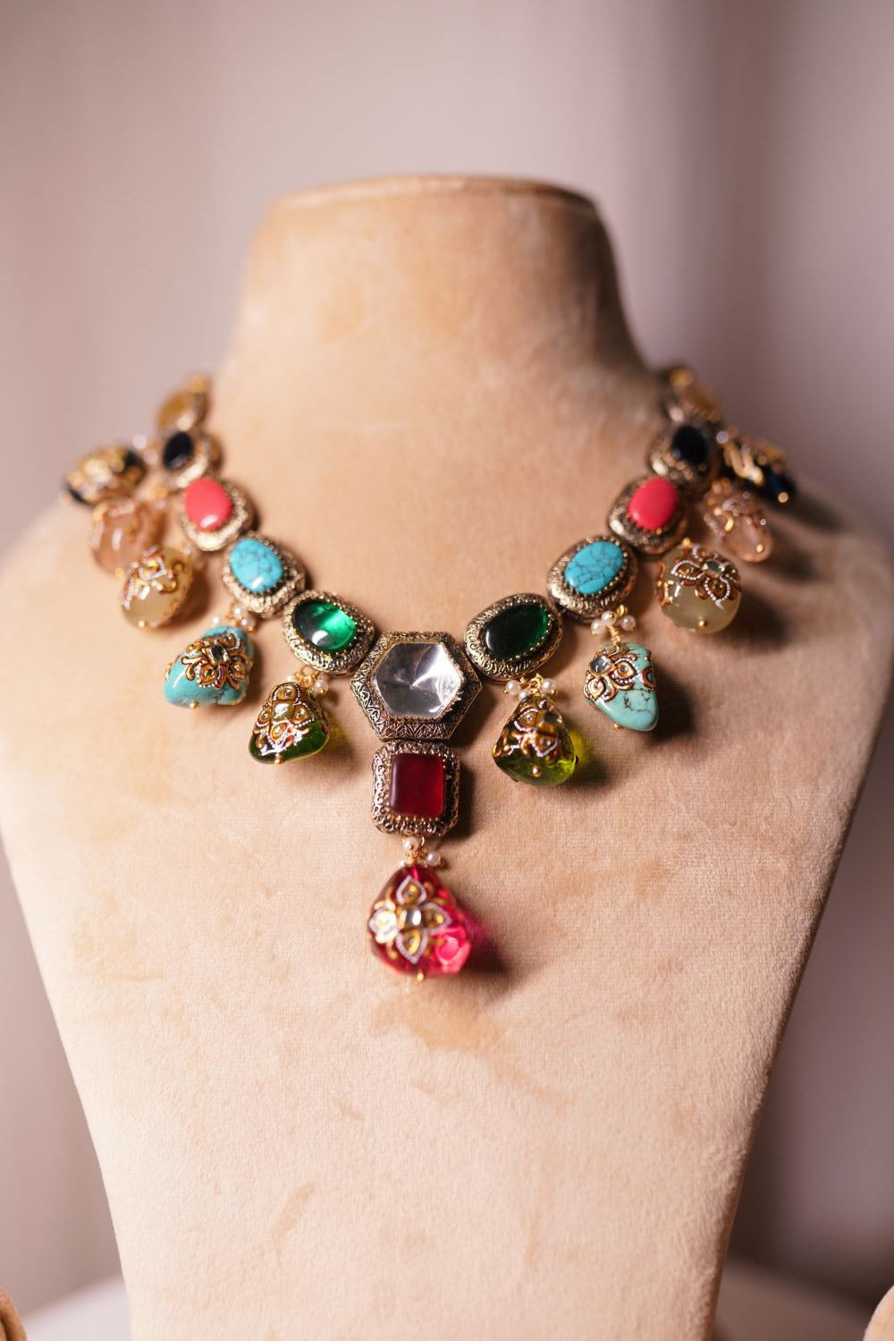 Yadi Multicolor Kundan Choker Necklace Set