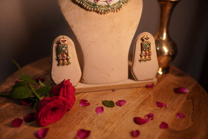 Yadi Pearl Gemstone Necklace