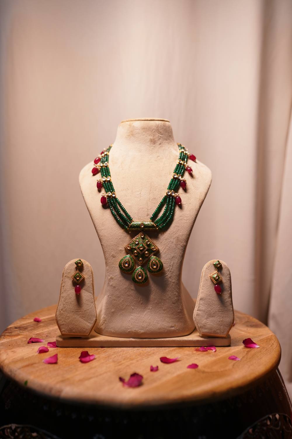 Royal Emerald Kundan Mala