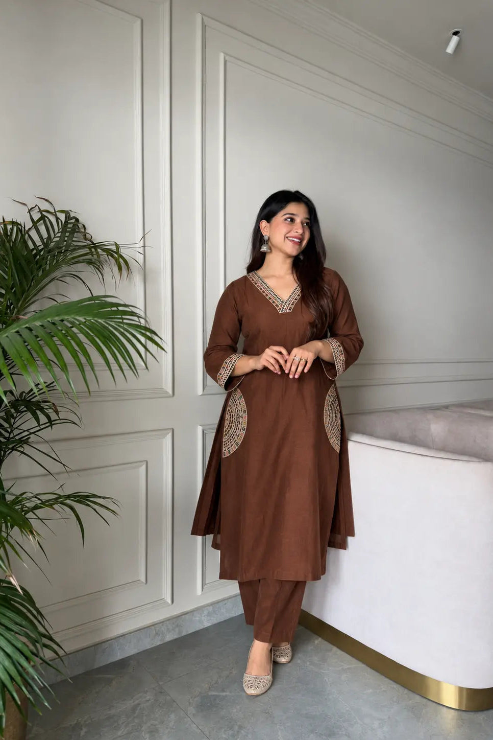 Aira Embroidered Kashmiri Pheran Set