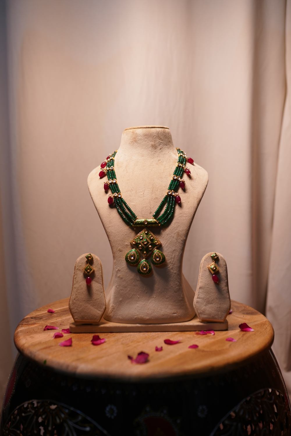 Royal Emerald Kundan Mala with matching earrings