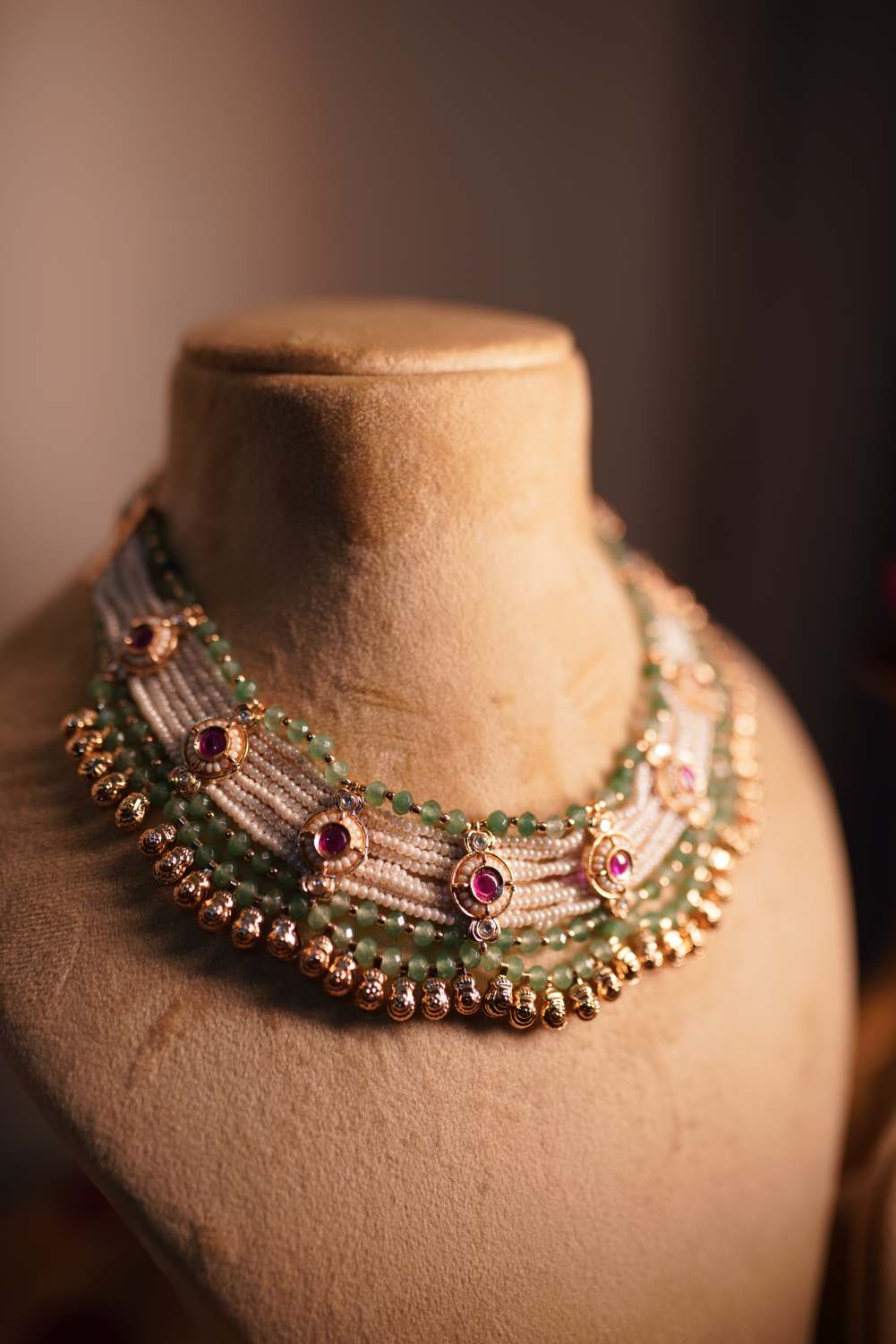 Yadi pearl gemstone necklace set with matching earrings
